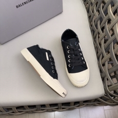 Balenciaga Low Shoes